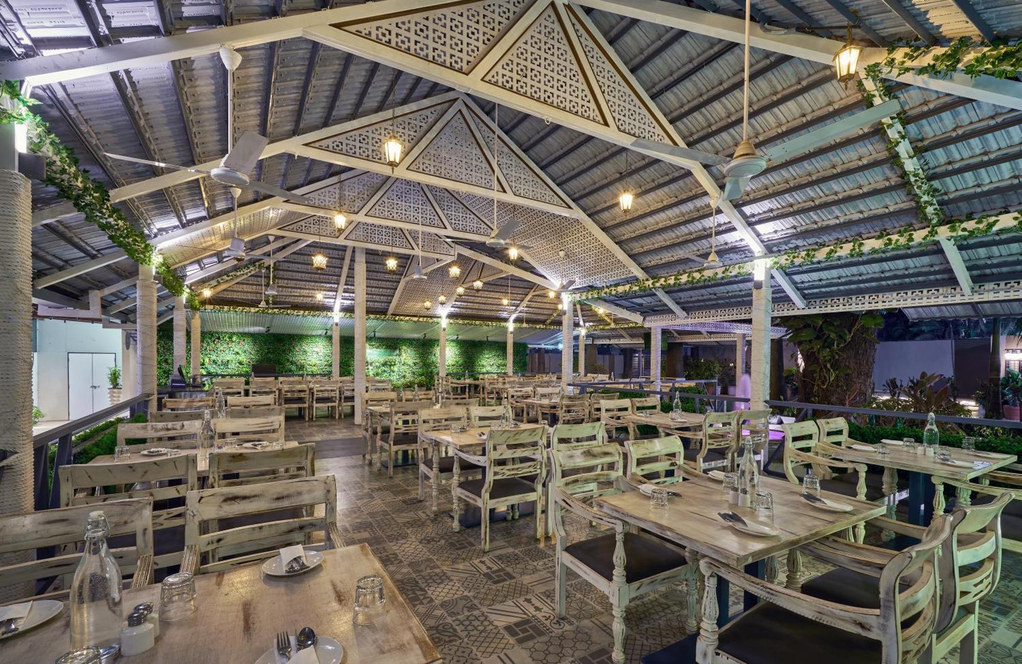 Hotel Ramee Panchshil Kolhapur Exterior foto