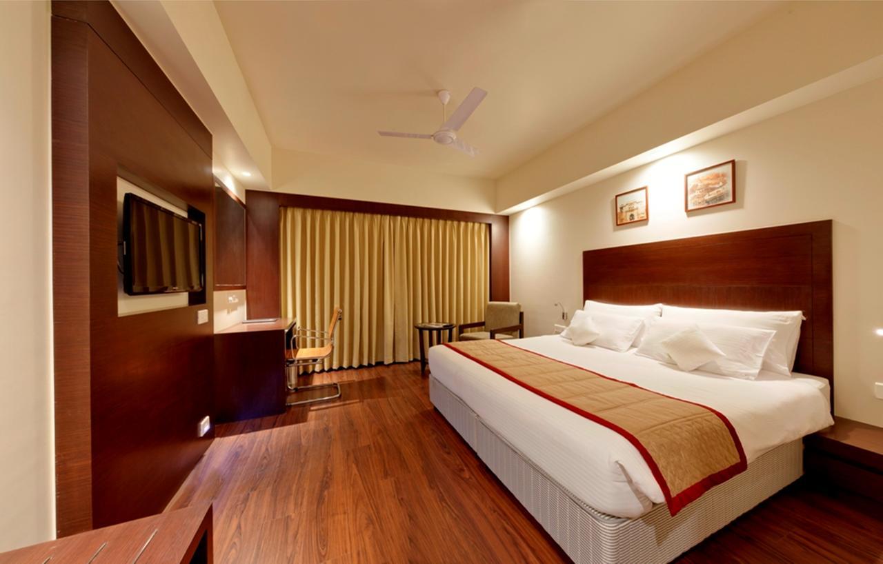 Hotel Ramee Panchshil Kolhapur Exterior foto